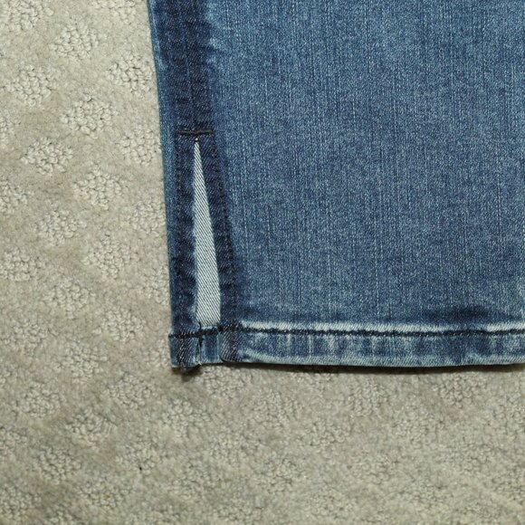 G Giuliana G-Sculpt Women's Size 32" x 30" Straight Santa Monica Wash Blue Jeans - Picture 4 of 6